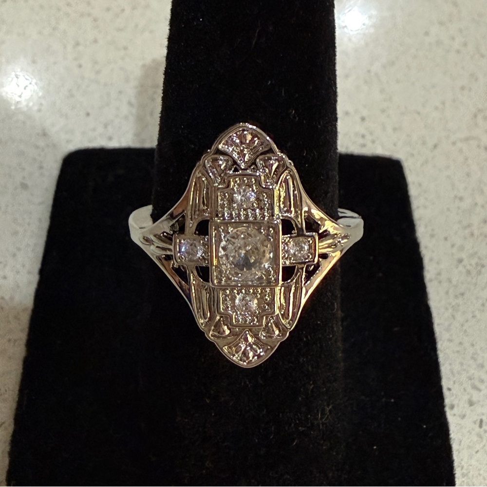 Vintage-Inspired Silver Tone Women's Ring